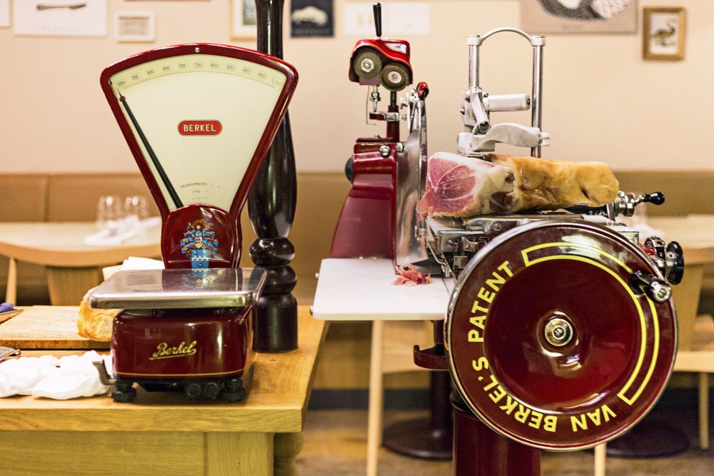 Základem jsou čerstvé těstoviny vyráběné denně, jednoduché recepty a kvalitní suroviny dovážené z Itálie.