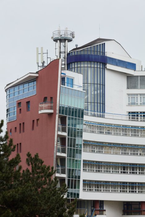 Podnik výpočetní techniky byl realizován v letech 1994–1996 podle návrhu Jana Hančla, ve spolupráci s Janem Fišerem. Investorem byla společnost PVT a.s., dodavatelem Vodní stavby Bohemia se sídlem v Temelíně. Projekt byl zpracován v roce 1994. Stavba se nachází na adrese Podvinný mlýn 2178/6, Praha 9.
