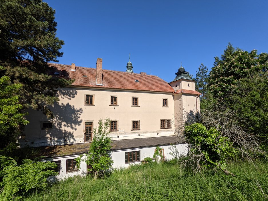 V 18. století získal současnou, barokní podobu.