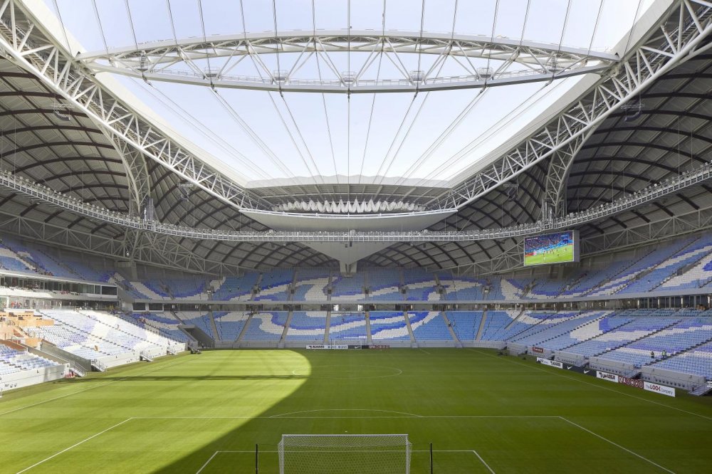 „Ten nejdůležitější stadion bych chtěl postavit doma,“ říká architekt Jan Klaška, jenž se z Česka dostal až ke světovým projektům v Americe. V otevřeném rozhovoru popisuje zákulisí globální architektury, roli investorů i svůj sen spojený se Spartou.