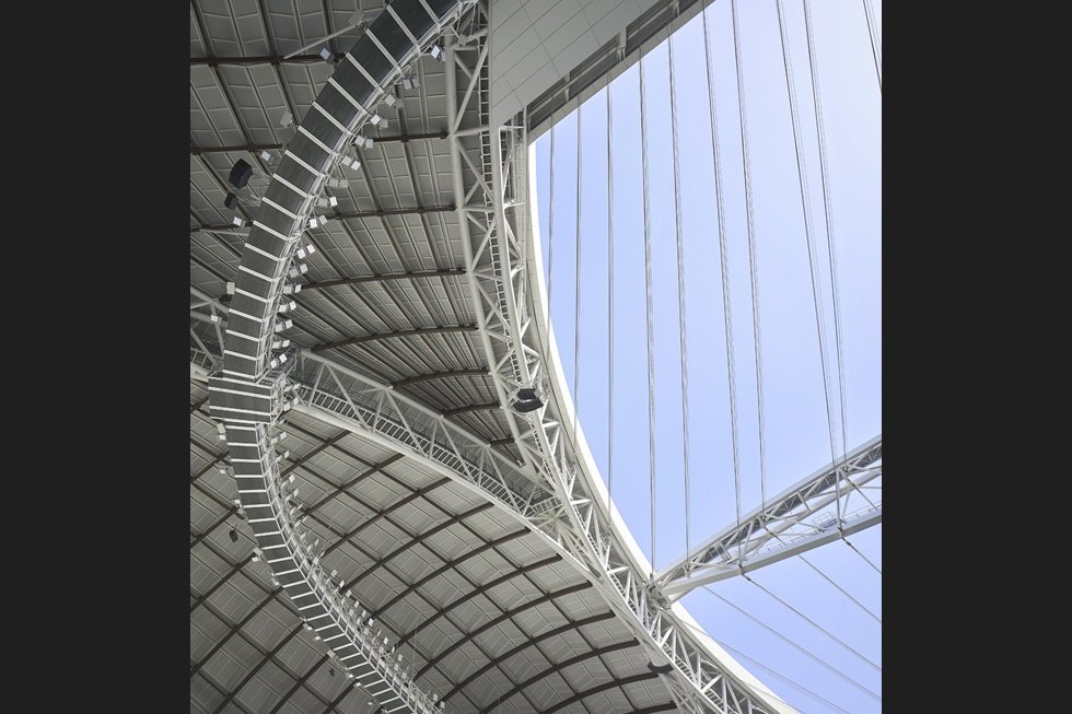 „Ten nejdůležitější stadion bych chtěl postavit doma,“ říká architekt Jan Klaška, jenž se z Česka dostal až ke světovým projektům v Americe. V otevřeném rozhovoru popisuje zákulisí globální architektury, roli investorů i svůj sen spojený se Spartou.