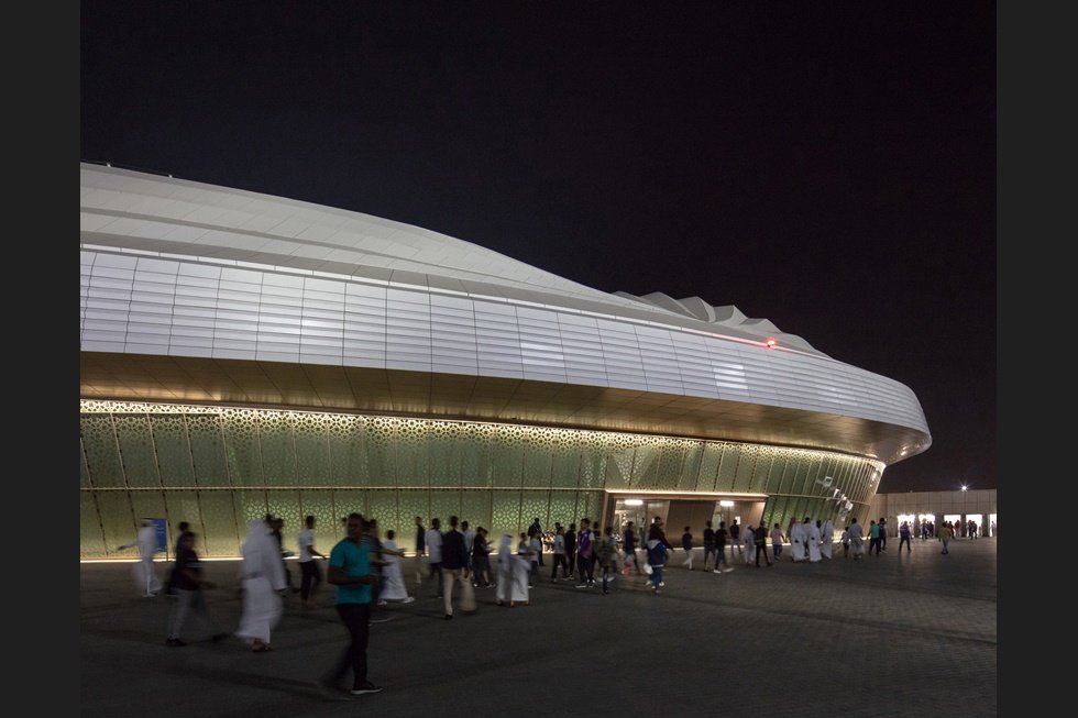„Ten nejdůležitější stadion bych chtěl postavit doma,“ říká architekt Jan Klaška, jenž se z Česka dostal až ke světovým projektům v Americe. V otevřeném rozhovoru popisuje zákulisí globální architektury, roli investorů i svůj sen spojený se Spartou.