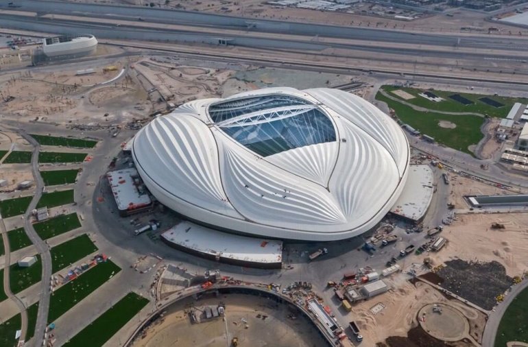 „Ten nejdůležitější stadion bych chtěl postavit doma,“ říká architekt Jan Klaška, jenž se z Česka dostal až ke světovým projektům v Americe. V otevřeném rozhovoru popisuje zákulisí globální architektury, roli investorů i svůj sen spojený se Spartou.