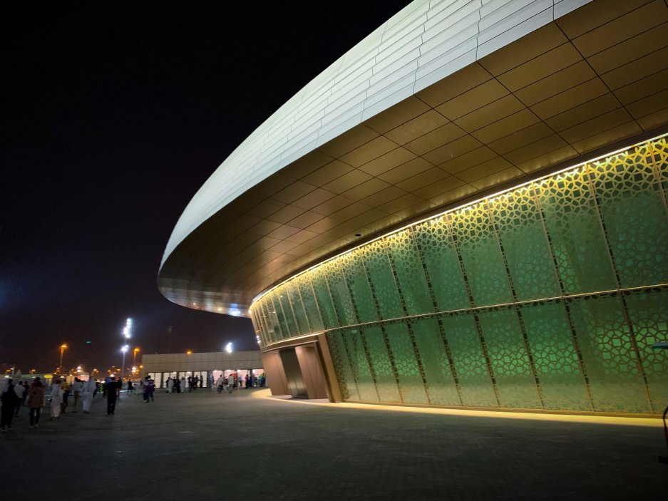 „Ten nejdůležitější stadion bych chtěl postavit doma,“ říká architekt Jan Klaška, jenž se z Česka dostal až ke světovým projektům v Americe. V otevřeném rozhovoru popisuje zákulisí globální architektury, roli investorů i svůj sen spojený se Spartou.