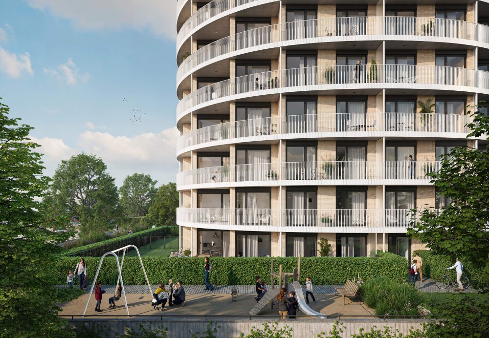 Eliptická budova od ateliéru RAW se světlým obkladem a subtilním zábradlím nabídne 80 bytů se soukromými terasami, krytým parkovacím stáním či rezidenčním parkem. Jen 902 kroků od budoucího hlavního nádraží poskytne Zanzara zcela novou úroveň bydlení v jednotkách od 2kk po prostorné reprezentativní penthousy s rekuperací vzduchu či stropním dochlazováním a vytápěním. Ceny startují nad hranicí 7 milionů korun. Celý projekt bude dokončen do konce roku 2028 s nastěhováním v 1. kvartálu 2029.