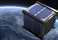Družice LignoSat vyvinutá na Kjótské univerzitě byla ve vesmíru prvním kosmickým přístrojem vyrobeným ze dřeva.