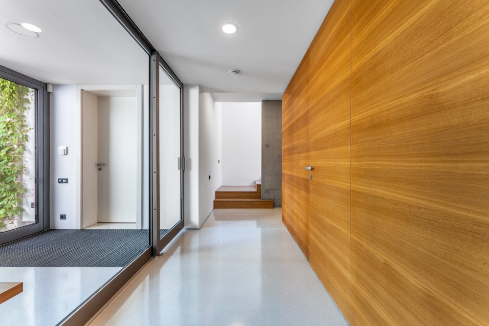 Užitná plocha přes 490 m² nabízí velkorysé zázemí pro rodinné i individuální bydlení.