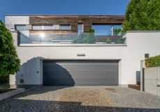 Vila od renomovaného architekta na Praze 6 patřila k nejdražším prodaným domům roku 2025.