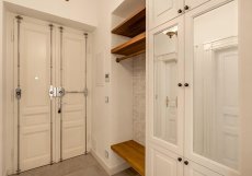 Byt o dispozici 4+kk v historickém domě v pražském Josefově se prodal za 39 milionů korun.