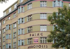 Palác Akropolis byl vždy místem setkávání. K umělcům a hudebníkům se nyní přidávají investoři a strategické týmy v nových kancelářských prostorech.