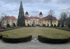 Ještě před několika desítkami let byl zámek Książ vyrabovanou ruinou na okraji zájmu. Dnes patří k nejdynamičtěji se rozvíjejícím historickým areálům střední Evropy.