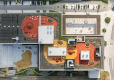 Areál o zastavěné ploše 5 175 m² a hrubé podlahové ploše 13 170 m² je dimenzován i pro budoucí rozvoj lokality.