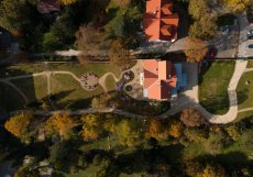 Arnoldova vila je součástí historického území Belvedere, první vilové kolonie v Brně.