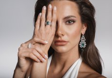 Zatímco ceny diamantů v posledních letech spíše klesají, vzácné barevné drahokamy podle zlatnického mistra Luboše Korbičky dlouhodobě zdražují.