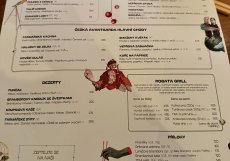 Menu restaurace ZEM kombinuje českou avantgardu s japonskou izakayou – vedle sebe tak najdete třeba hovězí guláš i tuňákové tataki