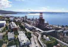 Rafinerie Rijeka je navíc důležitou součástí širší logistické infrastruktury ve střední Evropě. Ropa do ní přichází především prostřednictvím chorvatského ropovodu Adria, který propojuje přístav Omišalj s rafineriemi v region