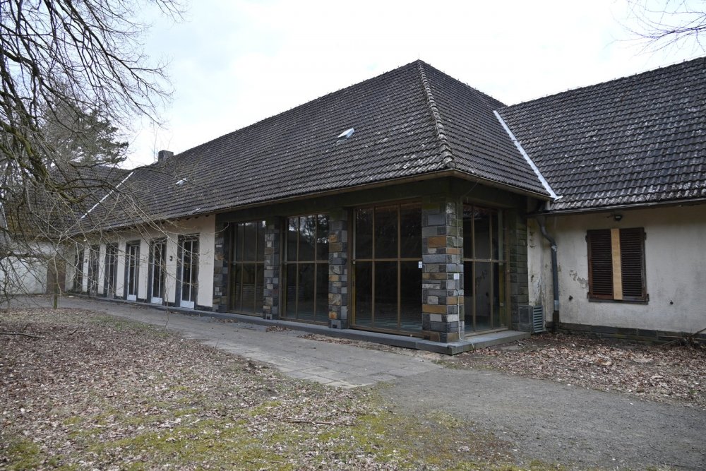 S areálem kolem Goebbelsovy vily si úřady nevědí rady, mohl by posloužit armádě