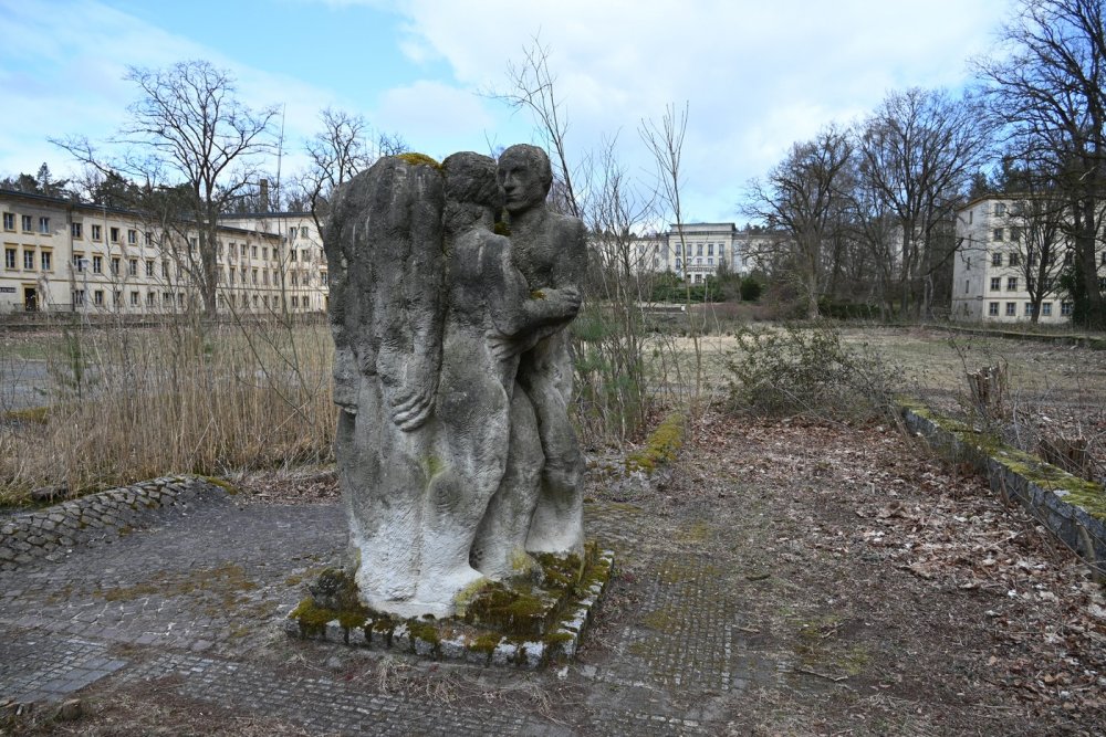 S areálem kolem Goebbelsovy vily si úřady nevědí rady, mohl by posloužit armádě