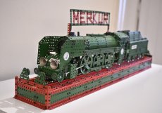 Zámek v Holešově na Kroměřížsku vystaví od pátku 3. dubna stovky modelů ze stavebnice Merkur, která je na trhu více než 100 let. 