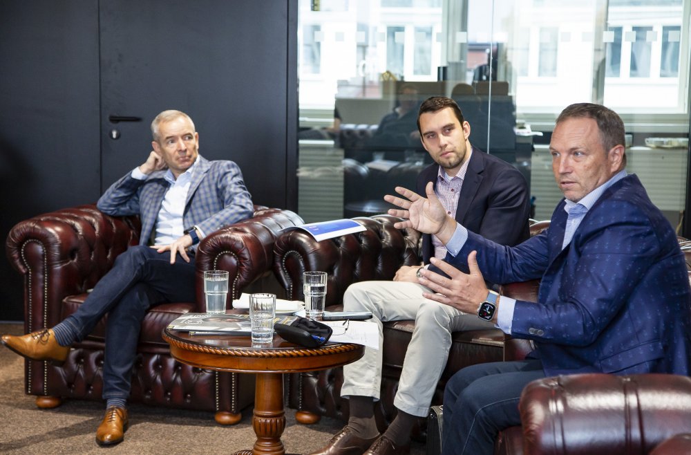 Zleva Jan Sadil (JRD), Petr Bulan (Century 21) a Aleš Nykodým (mam-equity)