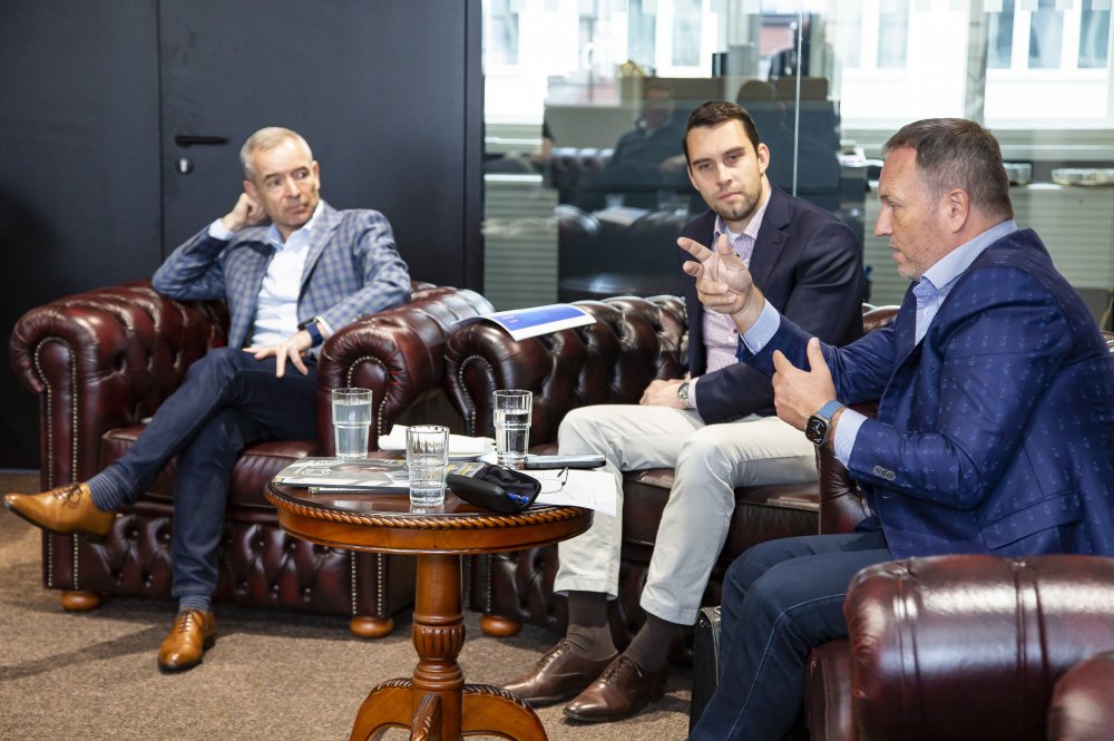 Zleva Jan Sadil (JRD), Petr Bulan (Century 21) a Aleš Nykodým (mam-equity)