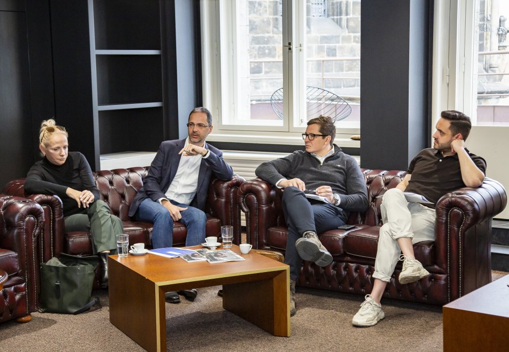 Adriana Krnáčová, Roman Pečenka (PRK Partners) a Filip Šejvl (Philip Frank) a Jozef Hurban (Corwin)