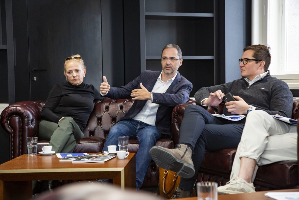 Adriana Krnáčová, Roman Pečenka (PRK Partners) a Filip Šejvl (Philip Frank) 