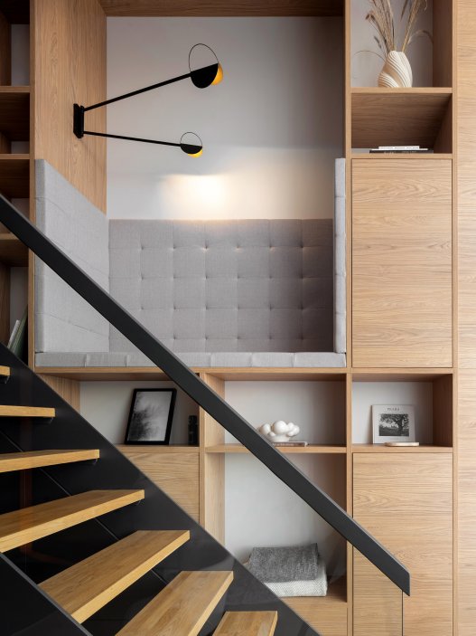 Vzdušný loft v bývalé továrně na žárovky ukazuje, jak může vypadat bydlení na 42 m²