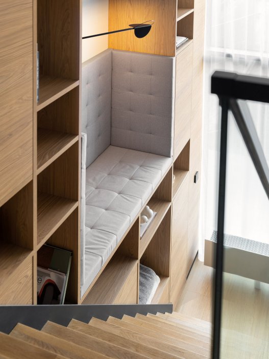 Vzdušný loft v bývalé továrně na žárovky ukazuje, jak může vypadat bydlení na 42 m²