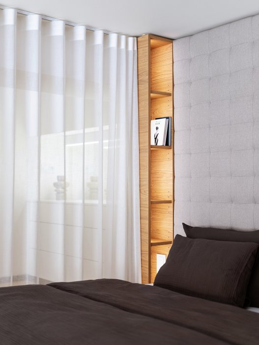 Vzdušný loft v bývalé továrně na žárovky ukazuje, jak může vypadat bydlení na 42 m²