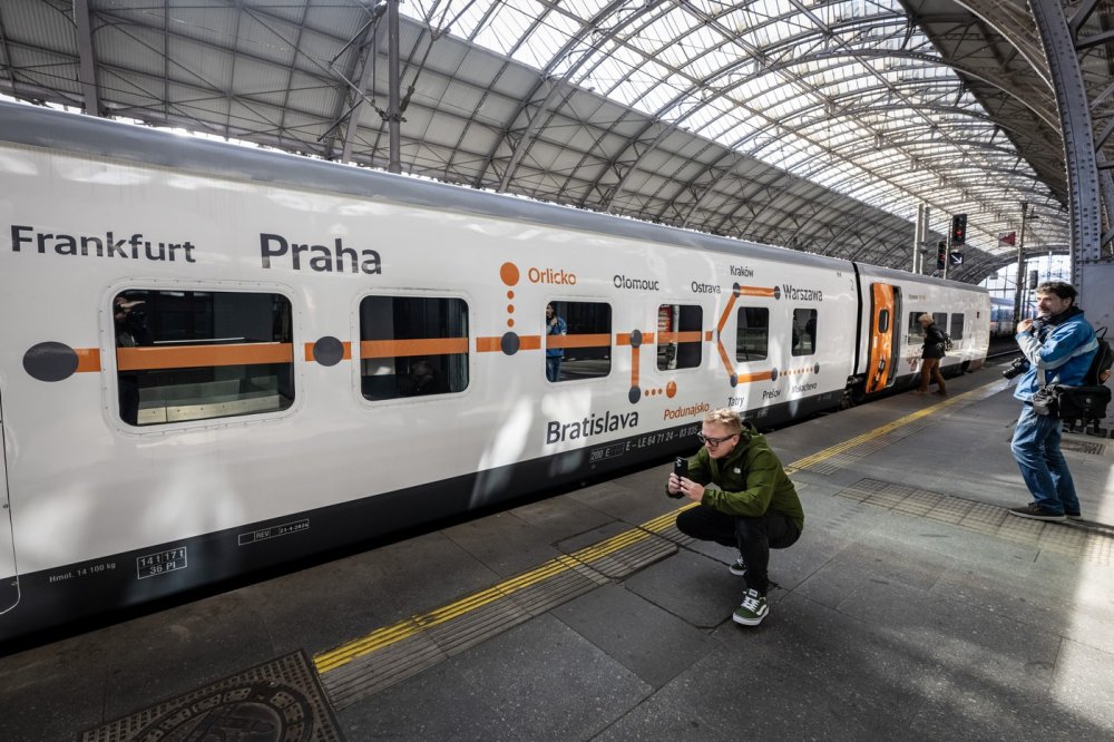 Leo Express ukázal vlaky pro linky na Slovensko, mohly by jezdit i na Ukrajinu