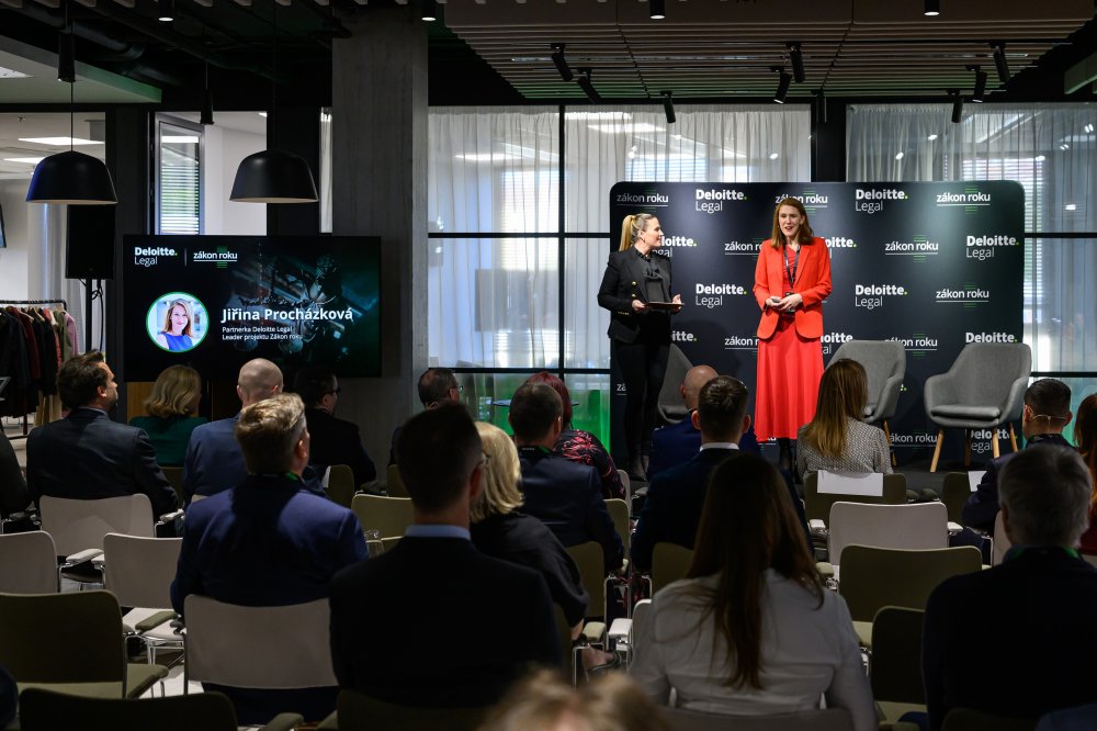 Zákon roku - moderátorka a Jiřina Procházková, lídryně projektu Zákon roku