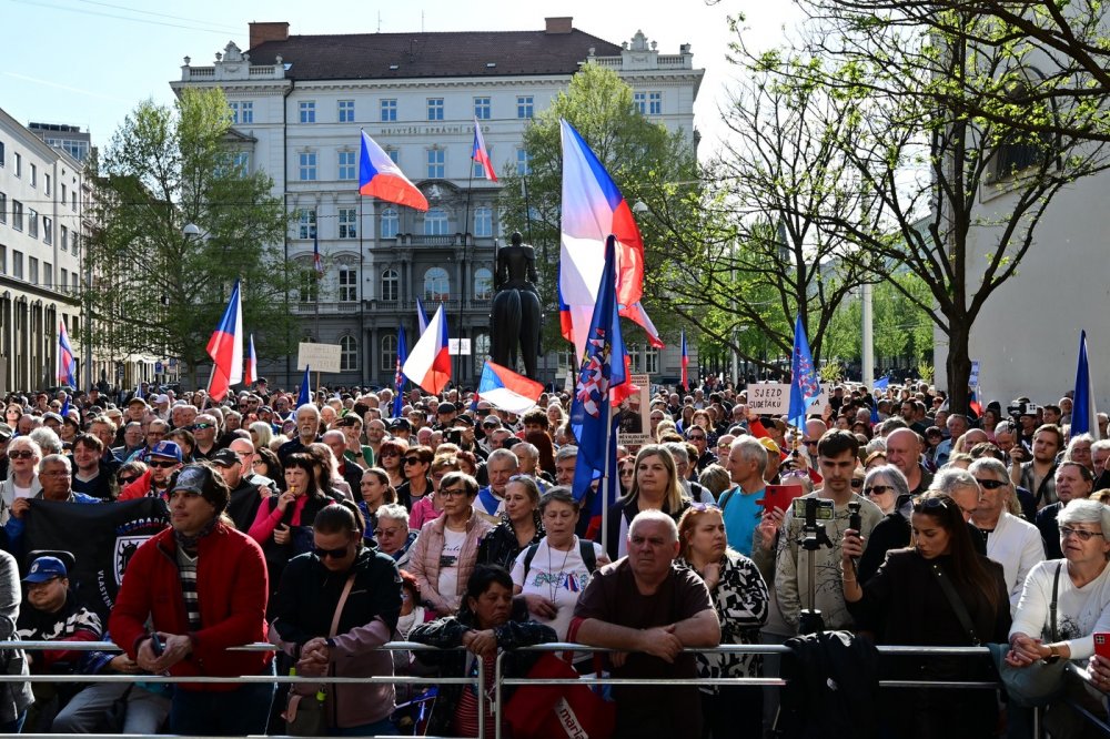 V Brně na akci SPD asi 500 lidí protestuje proti konání sjezdu sudetských Němců