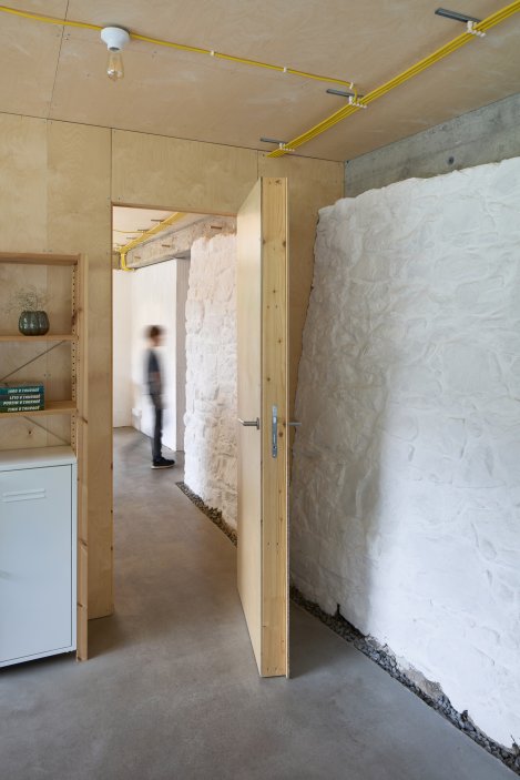 Zpustlá barokní zahrada se proměnila v jeden z nejzajímavějších projektů obnovy veřejného prostoru v Česku. Krafferova zahrada spojuje současnou architekturu, krajinářský design i komunitní život v centru Jindřichova Hradce. Proměna za 15 milionů korun ukazuje nový model práce s historickými brownfieldy.