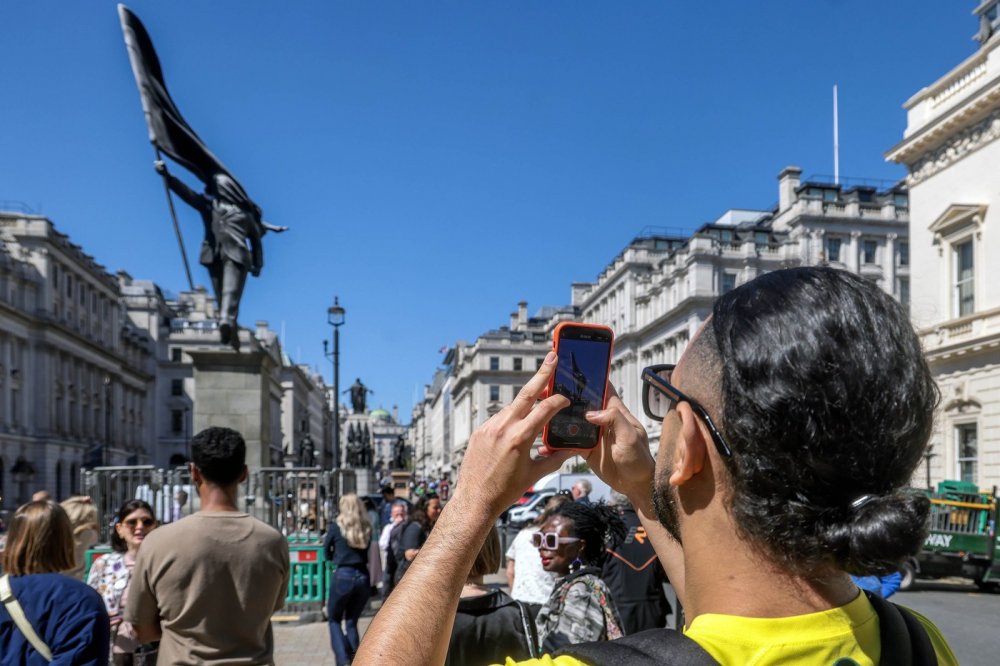 V centru Londýna byla vztyčena socha, k níž se přihlásil Banksy
