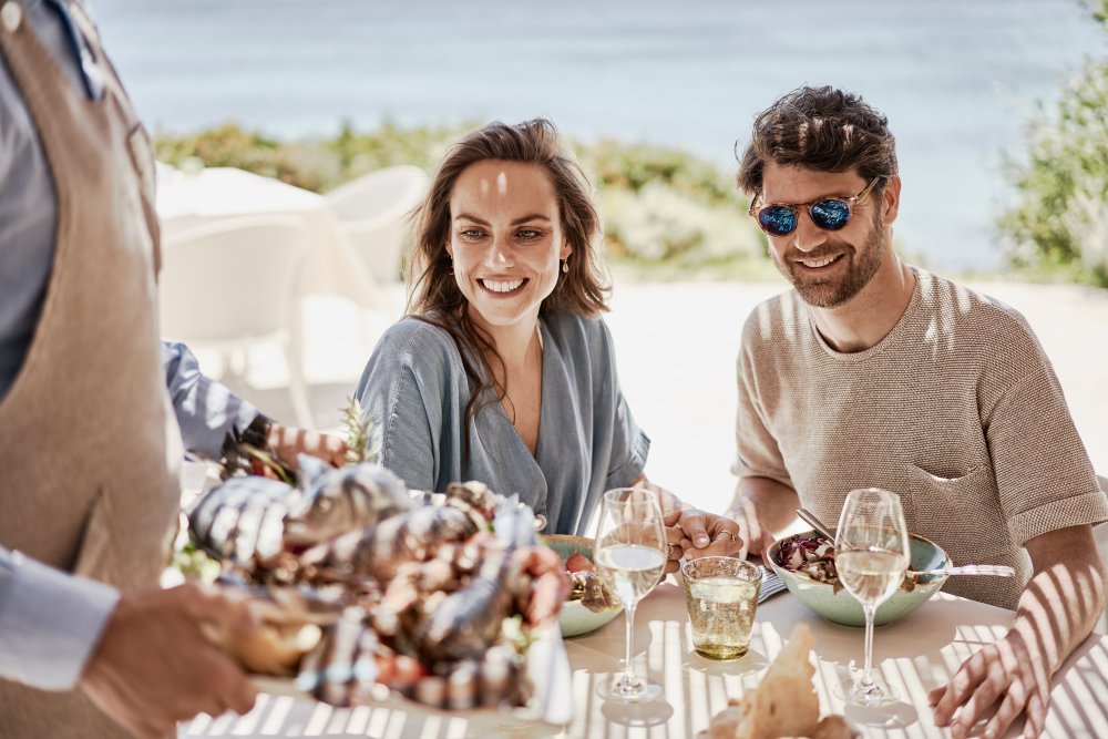 Falkensteiner Resort Capo Boi je rodinný resort se silným důrazem na soukromí. Leží na jihu Sardinie v chráněné mořské rezervaci Capo Carbonara a je zasazený do klidné zátoky obklopené středomořskou vegetací a nenápadnými kopci s přímým přístupem ke křišťálově čistému moři.