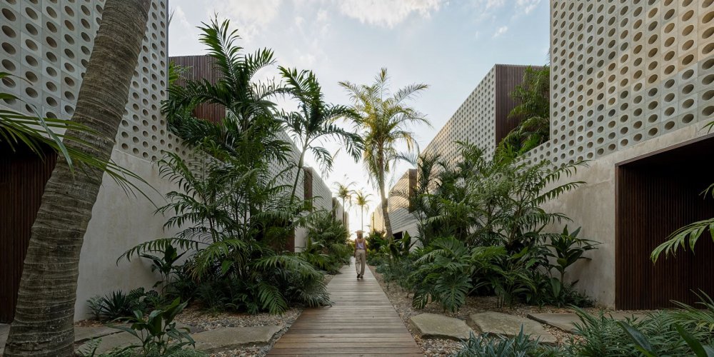 Za cenu menšího bytu v Praze prodávají čeští developeři na Bali vily s bazénem a slibují výnos kolem dvanácti procent. První projekt je vyprodaný, další v přípravě.