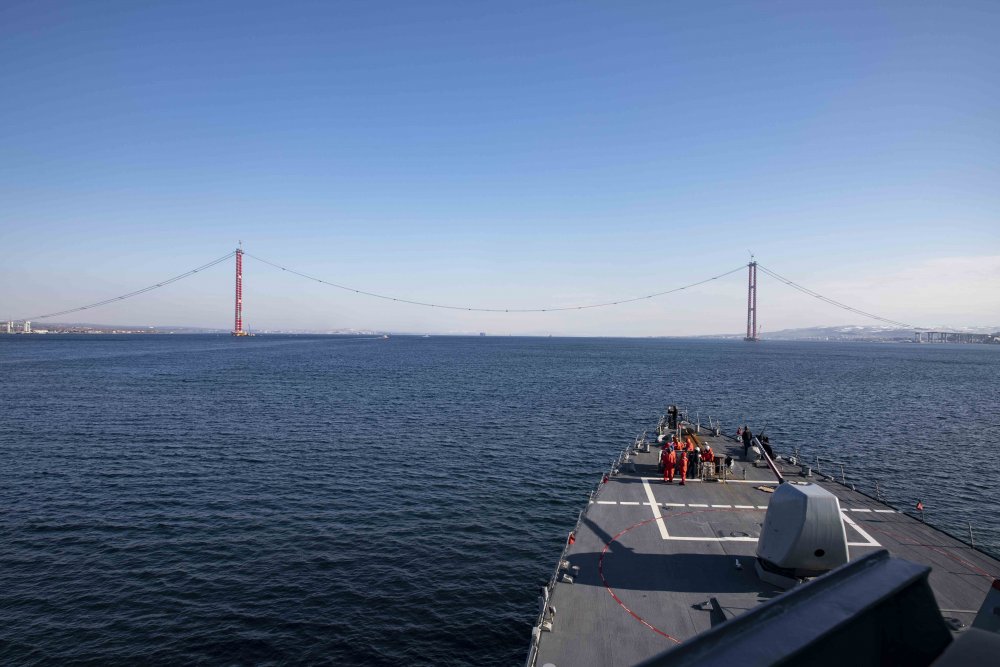 Úřady se rozhodly slavnostně otevřít most na výročí námořní bitvy o Dardanely z roku 1915, kdy se osmanskému námořnictvu podařilo odrazit útok nepřátelských jednotek.