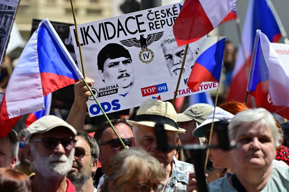Odpůrci sjezdu sudetských Němců zaplnili Dominikánské náměstí v Brně