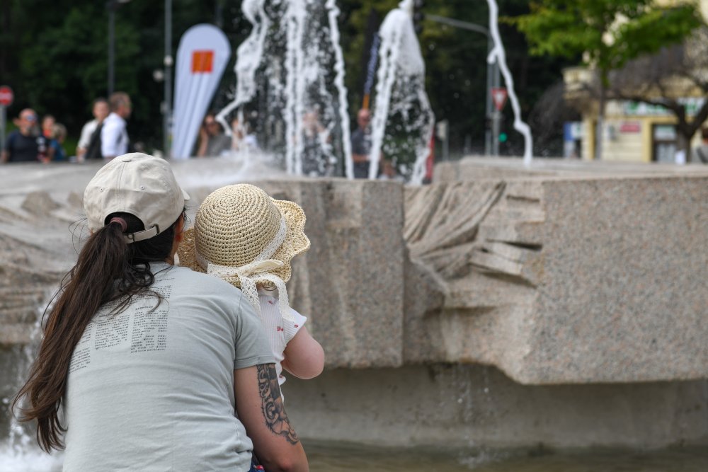 Revitalizace podle návrhu MCA atelieru Pavly Melkové a Miroslava Cikána, realizovaná hlavním městem Prahou ve spolupráci s Městskou částí Praha 3, sjednocuje dosud fragmentovaný prostor, navazuje na urbanistický řád založený Josipem Plečnikem a vrací Jiřáku roli živého městského náměstí. Nová podoba přinesla 120 nově vysazených stromů, pobytové trávníky, vodní prvky, dětské hřiště, mobiliář i technické zázemí pro trhy a kulturní akce.