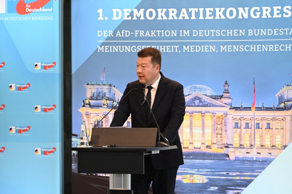 Klaus a Okamura podpořili AfD. Přejí jí cestu k vládě