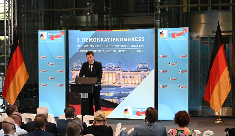Klaus a Okamura podpořili AfD. Přejí jí cestu k vládě
