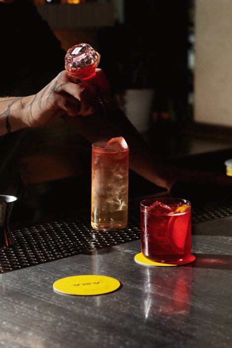 Pražský restaurant bar Alma se dostal do premiérového žebříčku 50 Best Bars Europe. Pod vedením Pavla Sochora obsadil 25. místo a potvrdil pozici jedné z nejvýraznějších adres české koktejlové scény.