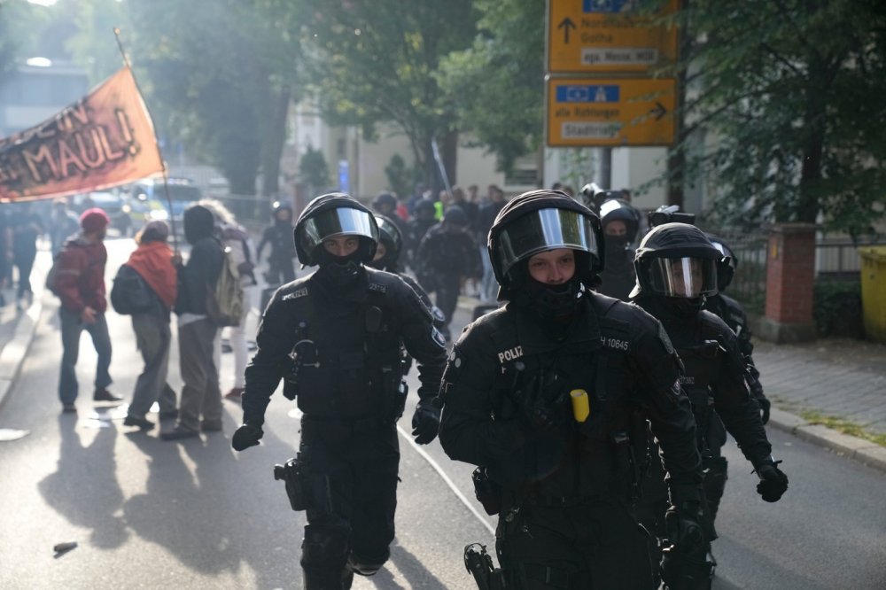V Erfurtu se koná sjezd strany AfD, protestuje proti němu nejméně 25 tisíc lidí