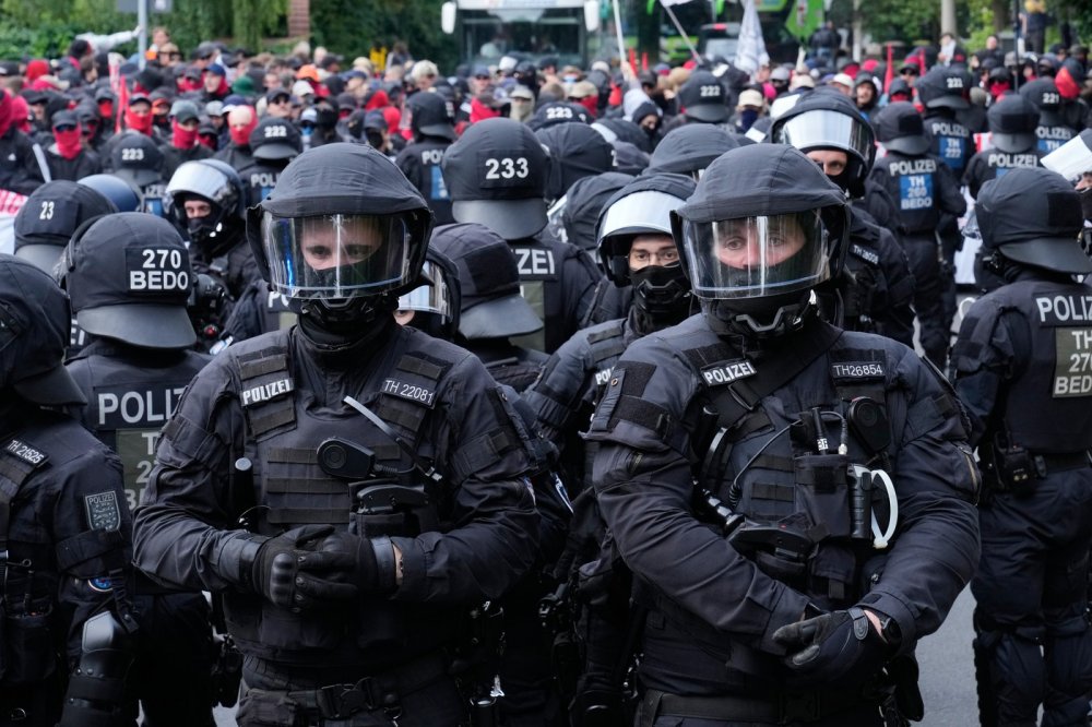 V Erfurtu se koná sjezd strany AfD, protestuje proti němu nejméně 25 tisíc lidí