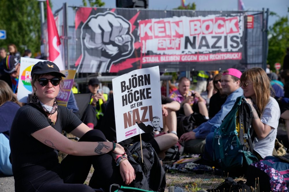 V Erfurtu se koná sjezd strany AfD, protestuje proti němu nejméně 25 tisíc lidí