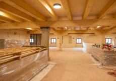 Zámecký pivovar v Jindřichově Hradci ze 16. století se po rozsáhlé rekonstrukci otevřel veřejnosti. Národní kulturní památka desítky let chátrala a v roce 2011 ji navíc výrazně poškodil požár. Její obnova stála město 512 milionů korun bez daně, přičemž téměř polovinu nákladů pokryly dotace.