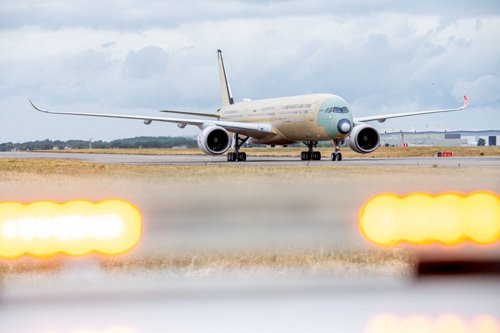 Z Francie až do Austrálie bez jediného přistání. Airbus A350-1000ULR strávil ve vzduchu přes 19 hodin a vzbudil mimořádný zájem leteckých fanoušků. Qantas s ním chce od roku 2027 létat přímo mezi Sydney a Londýnem.
