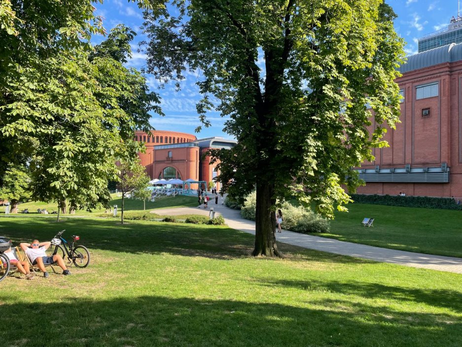 Poznaň patří mezi největší a hospodářsky nejvýznamnější polská města. Nemá monumentálnost Varšavy ani turistickou proslulost Krakova, díky tomu ale působí přirozeněji