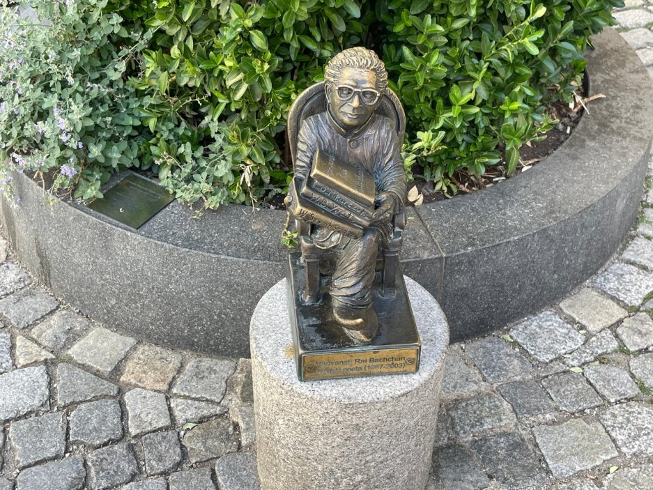 Vratislav díky trpaslíkům získala turistickou atrakci bez jediné budovy, otevírací doby i vstupného. Rozprostírá se prakticky po celém městě a návštěvníky nenápadně vede od hlavního náměstí ke kavárnám, hotelům, obchodům, institucím i do méně známých ulic